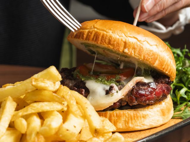 Braise American Burger.jpg